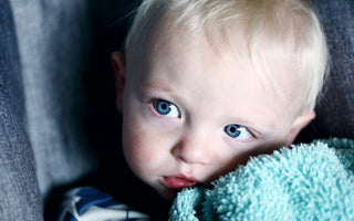 Hvor længe må baby sidde i autostol?
